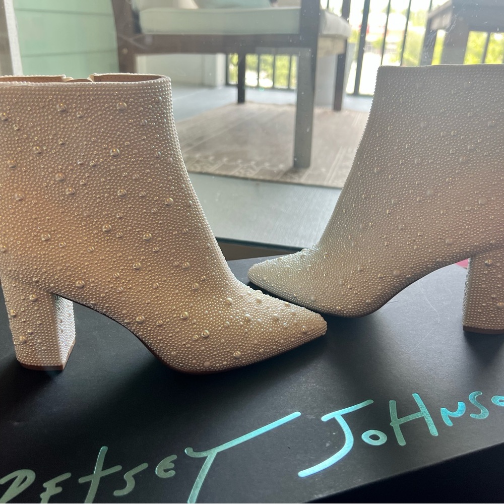 BETSEY JOHNSON PEARL BOOTIES